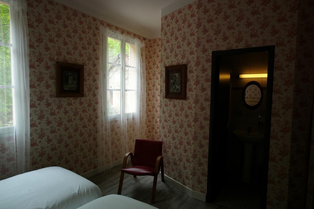 Hotel-Restaurant Le Parisien レ・ヴィーニュ 部屋 写真